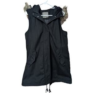 Maurices Size Large Women's Fur Hood Button/Zip Vest